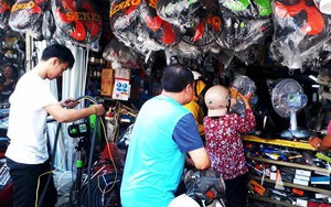 TP.HCM nắng nóng cực độ, thị trường điện lạnh được dịp 'hốt bạc'