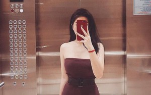 2 cô gái cùng khoe 1 chiếc ảnh diện váy bốc lửa trong thang máy, có chung caption liên quan đến cưỡng hôn nhưng sự thật là...