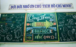 Đỉnh cao sáng tạo vẽ bảng chia tay của học sinh: Không ai nỡ xoá vì mỗi nét phấn là cả bầu trời kỷ niệm