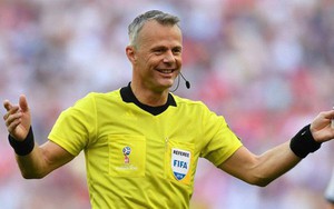 Profile trọng tài giàu nhất thế giới sẽ bắt chính trận bán kết Champions League giữa Barcelona và Liverpool đêm nay