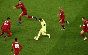 Bức ảnh gây sốt sau trận Liverpool - Barca và đây là lời kêu gọi khẩn thiết của các fan hâm mộ Messi tới cộng đồng mạng