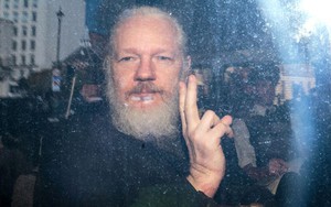 Mỹ, Thụy Điển cùng đòi  dẫn độ ông chủ WikiLeaks