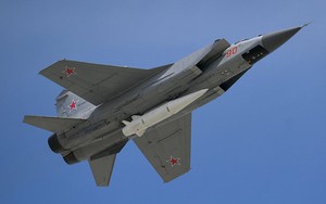 Tổng thống Putin mục sở thị tiêm kích MiG-31 trang bị tên lửa siêu thanh Kinzhal