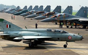 Hai căn cứ không quân Ấn Độ ở Kashmir báo động cao, chuyện gì đang xảy ra?
