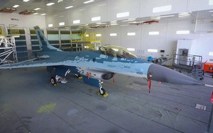 Chuyện lạ mà không lạ: Tiêm kích F-16 Mỹ sơn màu Su- 57 Nga
