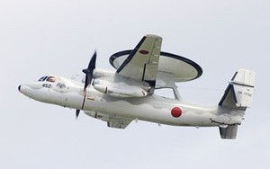 Nhật Bản nhận “radar bay” E-2D đầu tiên