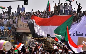 Hội đồng quân sự chuyển tiếp Sudan sẵn sàng đàm phán vô điều kiện với phe biểu tình