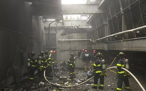 Hiện trường vụ trực thăng lao vào tòa nhà 54 tầng ở New York