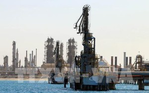 Giá dầu châu Á tăng vọt sau sự cố tàu chở dầu tại Vịnh Oman