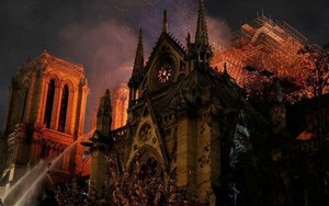 Tỷ phú hứa hẹn nhưng chưa chi 1 xu, Pháp xây dựng lại Nhà thờ Đức Bà Paris thế nào?