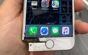 iPhone rơi vỡ tan tành đến nỗi mất hẳn một góc nhưng vẫn chạy bình thường