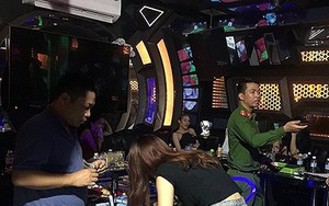 Đột kích quán karaoke, bắt quả tang 32 ‘dân bay’ dương tính ma túy