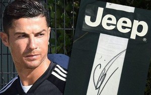 Chỉ bằng hành động cực nhỏ trong một giây nán lại, Ronaldo đã khiến các anti-fan nói anh ích kỷ phải hoàn toàn câm lặng