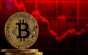 Bitcoin kẹt trong ‘cơn lốc’ giảm giá