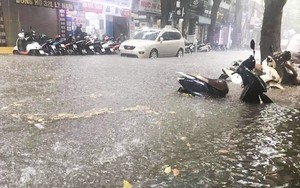 Lối thoát nào cho tình trạng hễ mưa là Hà Nội ngập?