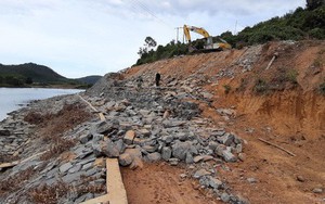 Kè chống sạt lở hơn 75 tỉ đồng lỗi hẹn 2 năm
