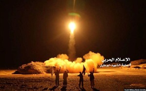 Yemen: Houthi phóng 10 tên lửa nhằm vào sân bay của Saudi Arabia