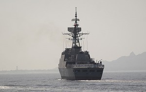 'Dằn mặt' Anh - Mỹ, Iran điều tàu khu trục và tàu sân bay đến Vịnh Aden