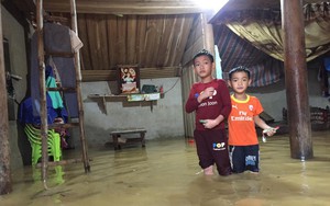 Hàng vạn học sinh miền Trung lỡ hẹn ngày khai trường