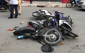 Bình Thạnh: Xe xịn lao vào nhiều xe máy, bốn người bị thương
