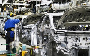 Hàng loạt hãng ô tô giảm sản xuất, tăng nhập khẩu, Bộ lo méo mặt