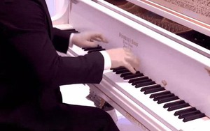 So sánh tiếng đàn piano giá chỉ 11 triệu và giá 60 tỷ xem có gì khác nhau?