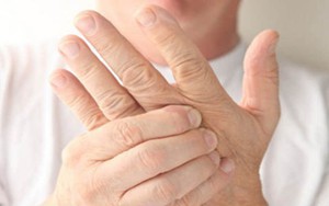 18 nguyên nhân gây tê đầu ngón tay