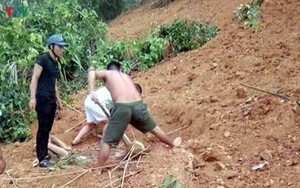 Giải cứu người đàn ông bị đất đá vùi lấp ở Lạng Sơn