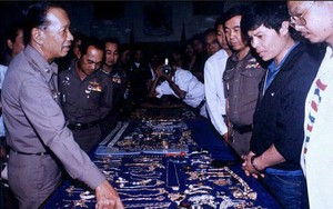Bí mật vụ án kim cương xanh bị đánh cắp