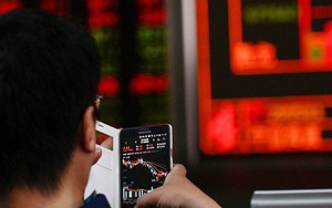 Mỹ dọa tung đòn đánh hiểm, nhà đầu tư Trung Quốc đối diện 'bài kiểm tra' quan trọng ngay trong ngày mai