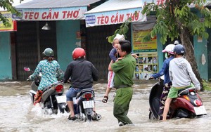 Đượm nghĩa đồng bào trong đợt triều cường lịch sử