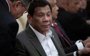 Tổng thống Duterte chia sẻ lý do khiến ông bị sụp mí mắt