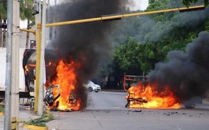 Mexico: Đấu súng kinh hoàng, bắt được con trai trùm ma túy vẫn phải thả