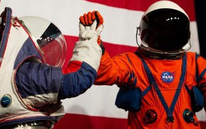 NASA ra mắt trang phục không gian giúp phi hành gia đi lại thoải mái trên Mặt Trăng