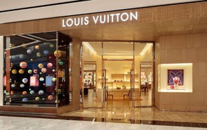 Louis Vuitton đã dọn đường cho việc bành trướng toàn cầu như thế nào?