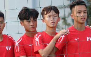 Cầu thủ trẻ PVF ngạc nhiên trước tài năng của các hot boy đến từ châu Âu