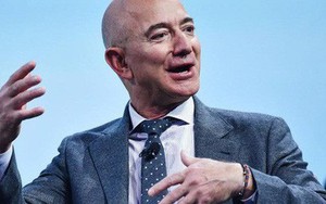 Cổ phiếu Amazon hồi giá, Jeff Bezos trụ ngôi giàu nhất thế giới