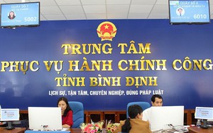 Cán bộ 'cười khanh khách vào mặt dân' bị tạm dừng công việc