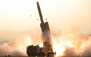 Triều Tiên tuyên bố thử thành công bệ phóng rocket "đa nòng siêu to"