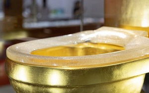 Xôn xao toilet dát vàng, gắn hơn 40.000 viên kim cương, kính chống đạn