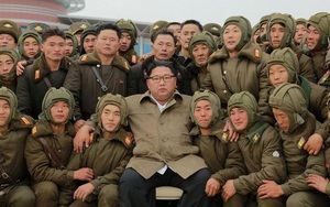 Ông Kim Jong-un liên tục thị sát các cuộc tập trận