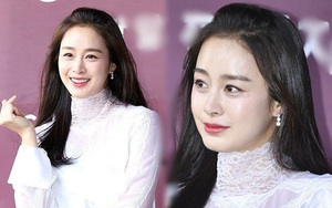 Kim Tae Hee nhan sắc và thần thái rạng ngời sau sinh con thứ 2