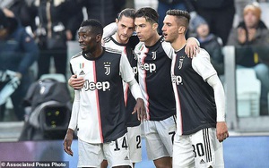 Ronaldo lập cú đúp, Juventus chiếm ngôi đầu của Inter