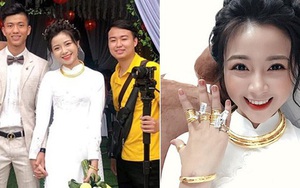 Vợ Phan Văn Đức khoe vàng treo kín tay, trĩu cổ sau đám hỏi, còn vui vẻ: Lấy chồng cho bằng bạn bằng bè!