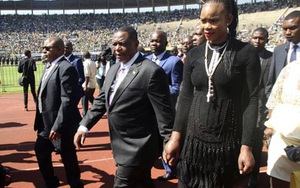 Vợ Phó Tổng thống Zimbabwe ra tòa vì tội giết chồng