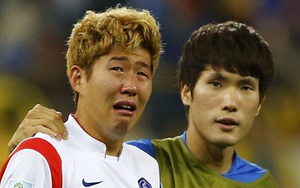 Dân mạng phê phán Son Heung-min dùng nước mắt giả tạo để mua chuộc sự đồng cảm, nhưng anh này là một gã mít ướt chính hiệu: 5 lần cầu thủ hay nhất châu Á khóc ngất trên sân cỏ