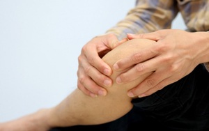 9 cách giúp bạn giảm nhẹ cơn đau khớp