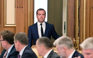 Tại sao ông Medvedev từ chức vào thời điểm này?