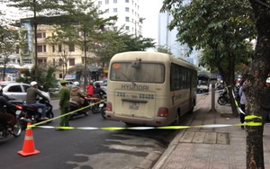 Hà Nội: Phát hiện nam tài xế chết gục trên vô lăng, cửa xe có vết máu