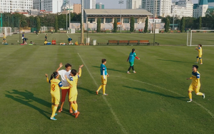 [Video] Đại sứ G4 đá bóng cùng Đội tuyển bóng đá nữ Việt Nam